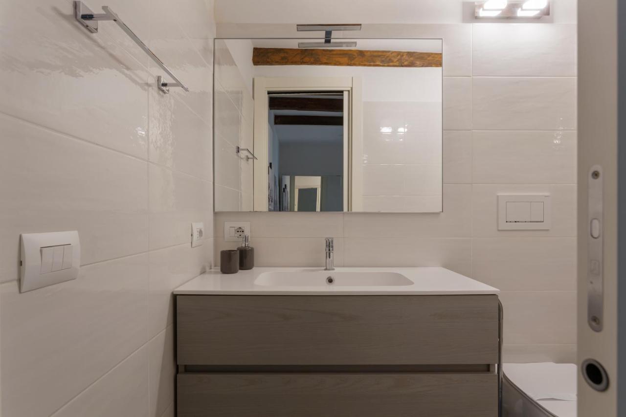 The Cutest Apartment In Милано Екстериор снимка